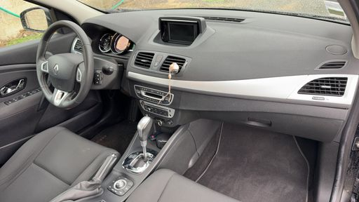 Renault Megane 1.5 dCi 110 EDC6 - Dynamique – 2012 – 96665 km – Diesel – Boîte Automatique — photo 10