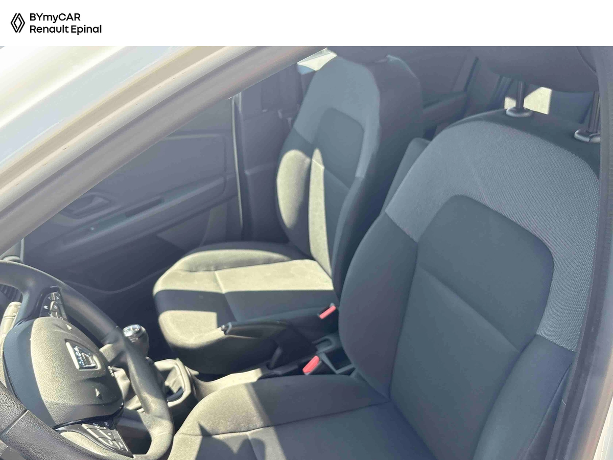 Dacia Sandero SCe 65 — photo 11