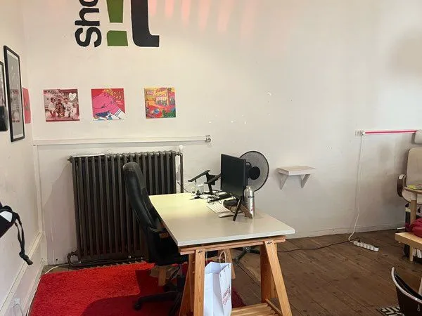 1 place de bureau au sein d'un théâtre 🎭
