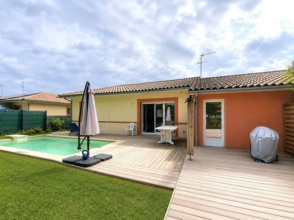 Maison de plain-pied avec piscine en résidence sécurisée Montauban Nord