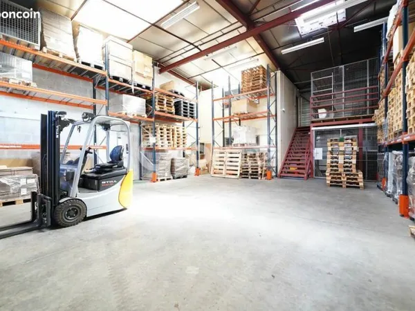 Local d'activité 600 m²