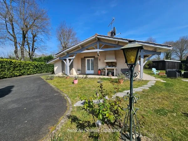 Maison type landaise de plain-pied - 102.37 m² - Terrain 1351 m² avec piscine, Le Barp