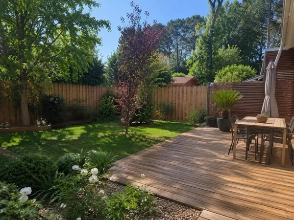 4 PIECES, GRAND JARDIN, PARKING - BASTIDE