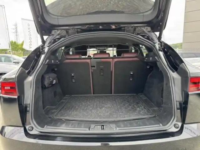 Jaguar E-Pace p300e phev 309ch r-dynamic s — photo 8