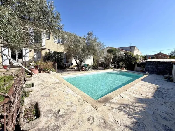Maison de ville 9 pièces 244 m²