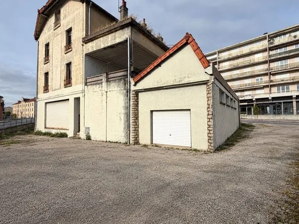 Maison 8 pièces 341 m²