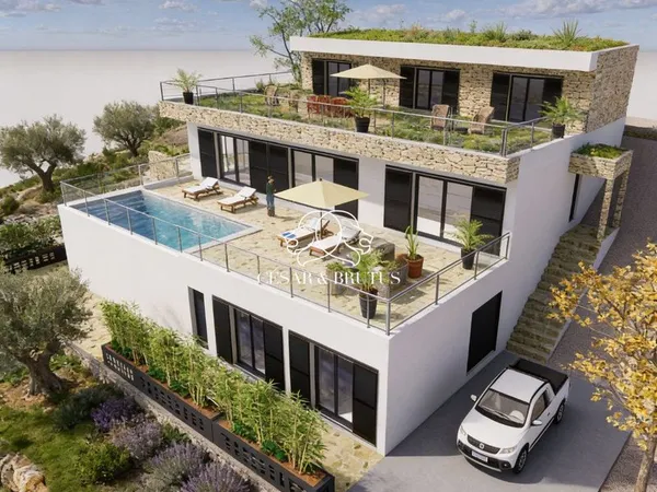 Villa 5 pièces 255 m²