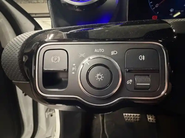 Mercedes Classe A 200 amg line — photo 14