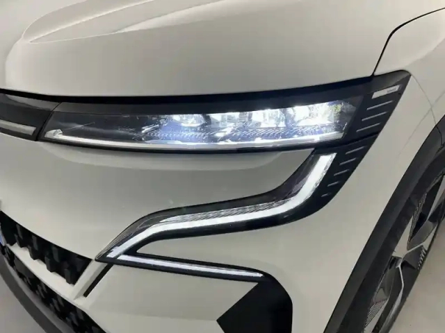 Renault Megane e-tech ev60 220 ch optimum charge — photo 33