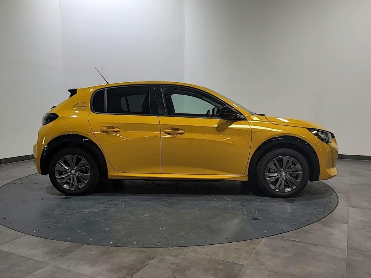 Peugeot 208 electrique 50 kwh 136ch style — photo 6