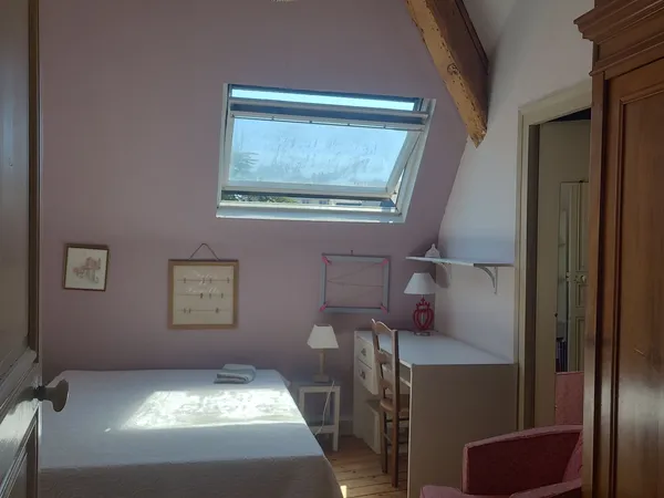 Loue pour étudiante : chambre chez l'habitant