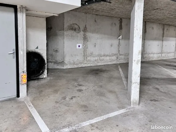 Parking sécurisé en sous-sol - Hôpitaux-Facultés / Paul-Valéry
