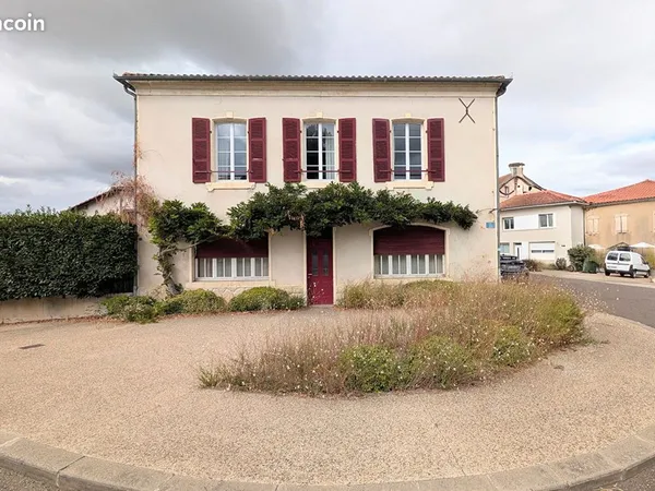 Maison 7 pièces 352 m²