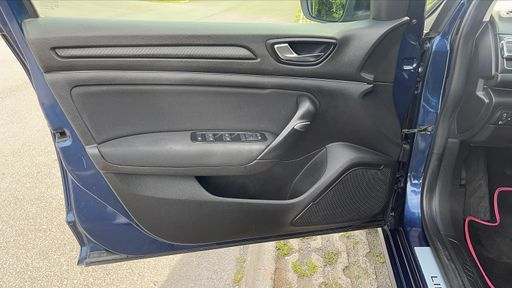 Renault Megane 1.3 TCe 115 - Limited – 2019 – 85200 km – Essence – Boîte Manuelle — photo 24