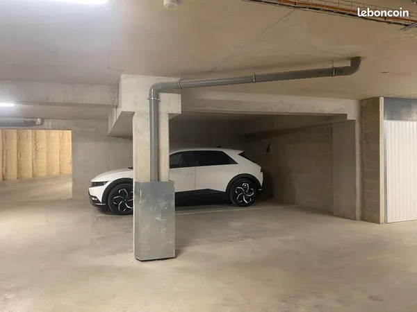 Parking sous-sol Tram T3 Lattes-Boirargues / Gare Montpellier Sud de France - courte ou longue durée