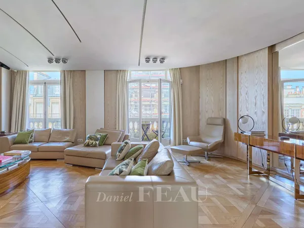 Appartement 7 pièces 228 m²