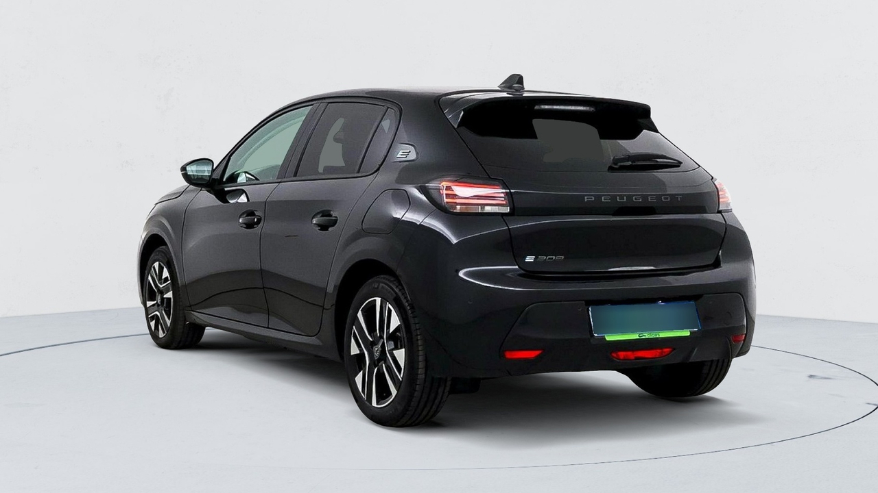 Peugeot 208 — photo 3