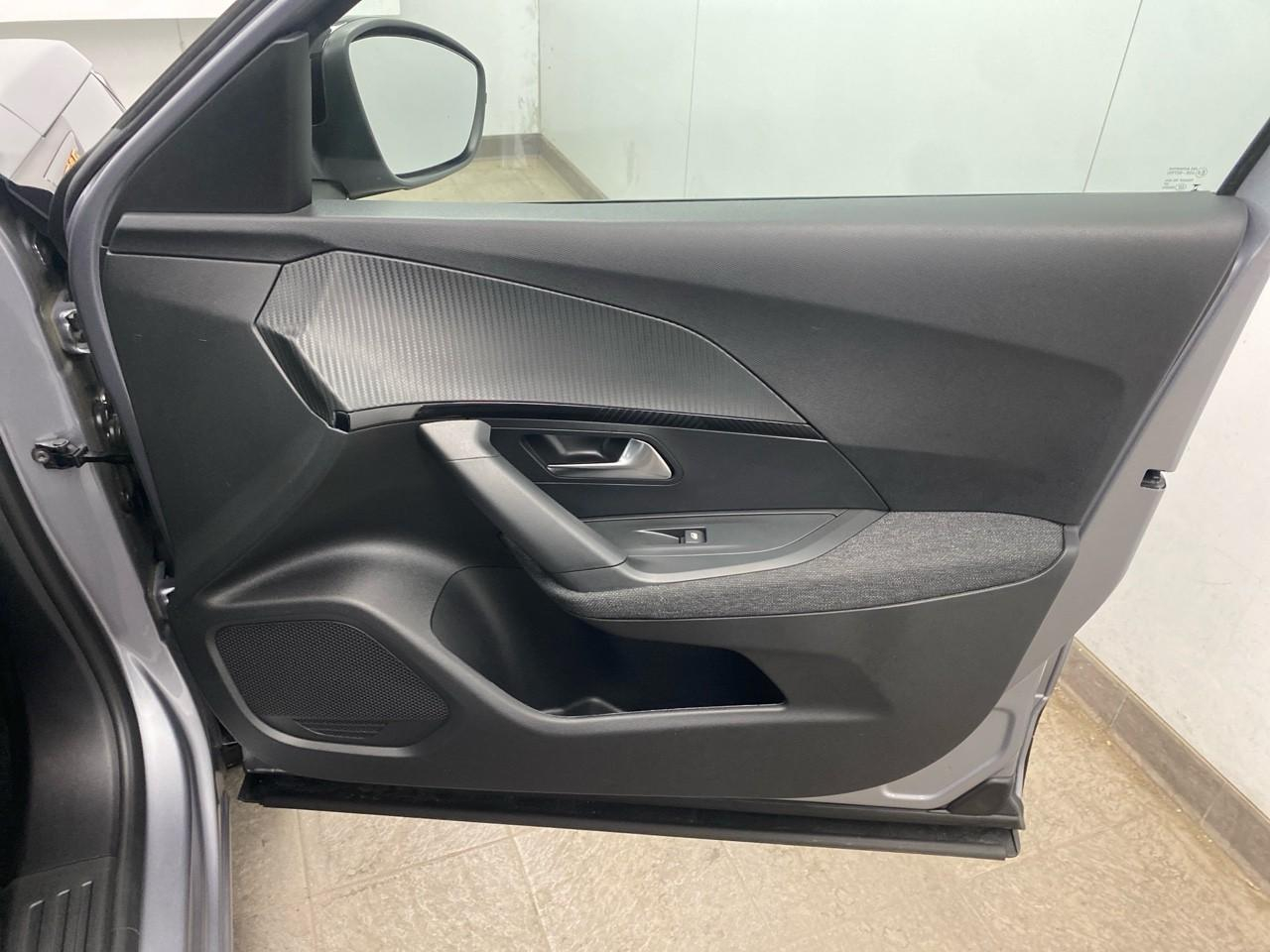 Peugeot 2008 100 s&s bvm6 style — photo 24