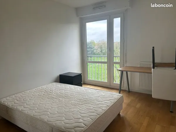 Chambre pour colocation fille Rennes Bellangerais