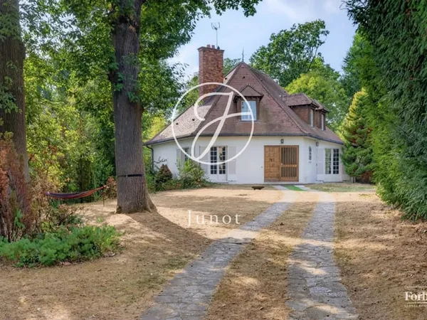 Garches - POINCARÉ - Maison de 266 m² - 5 chambres - Terrain de 1300 m²