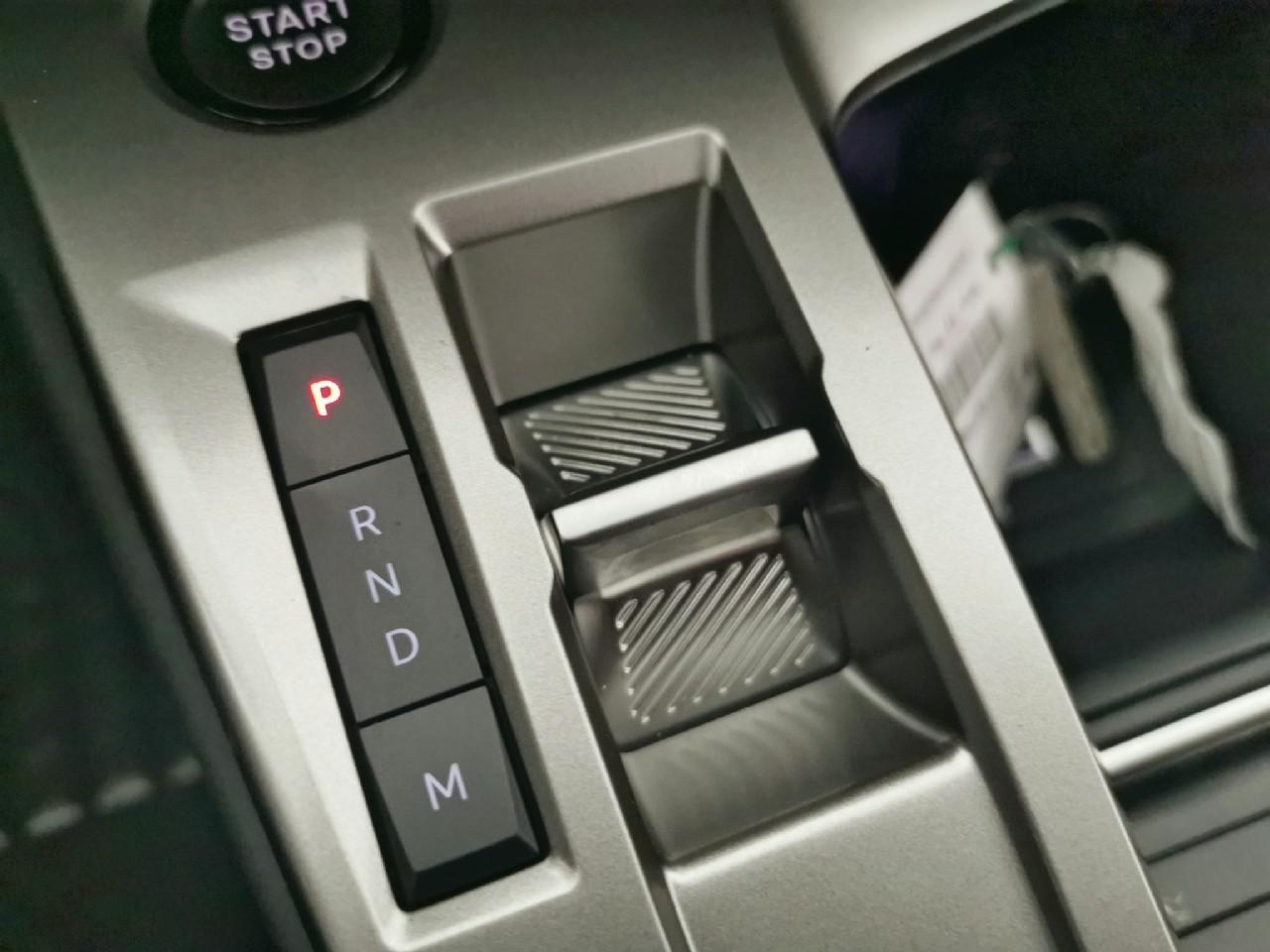 Peugeot 308 sw hybrid 145 e-dcs6 style — photo 22