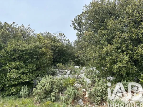 Terrain 2710 m²