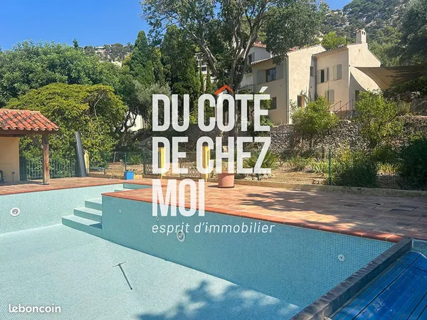 Propriété 8 pièces 235 m²