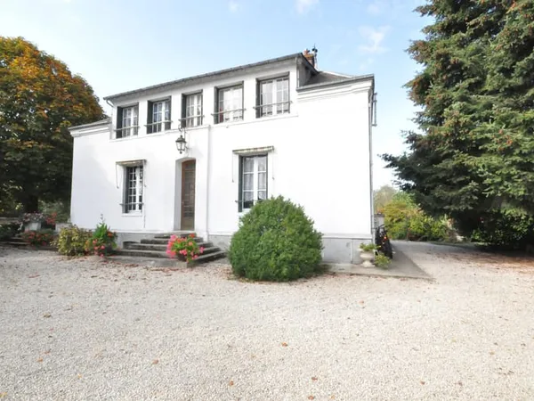 MAISON de Maître de 1892 - 166 m2 - 6 pcs