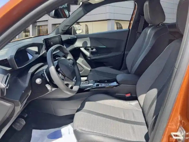 Peugeot 2008 puretech 130 s&amp;s eat8 — photo 12