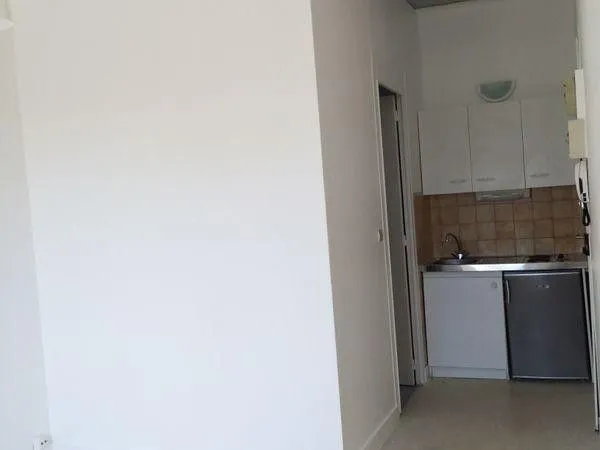 Part loue Studio quartier Belcier
