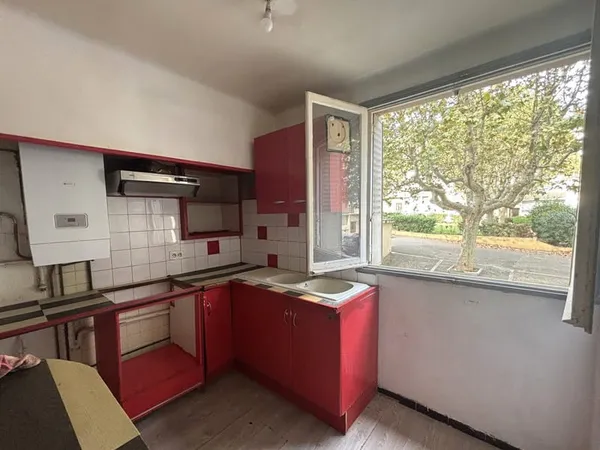 T4 lumineux à rénover (DPE D) - Marseille 13010 - 97 000EUR