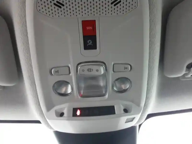 Citroën C4 e- 136 ch automatique — photo 18