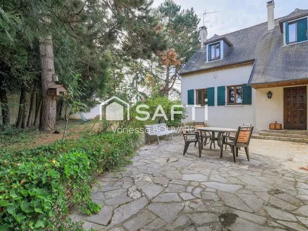 Maison de caractère de 200 m² avec piscine