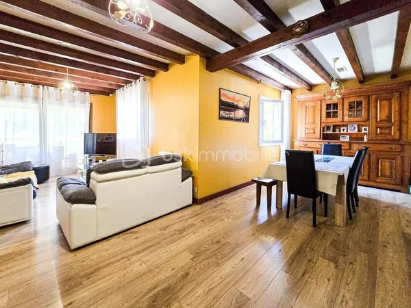 Maison 8 pièces 180 m²
