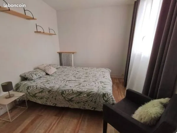 Chambre privée dans un T4 (colocation à 3)