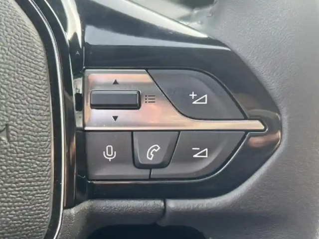 Peugeot 308 1.2 puretech 130ch s&amp;s allure pack — photo 14