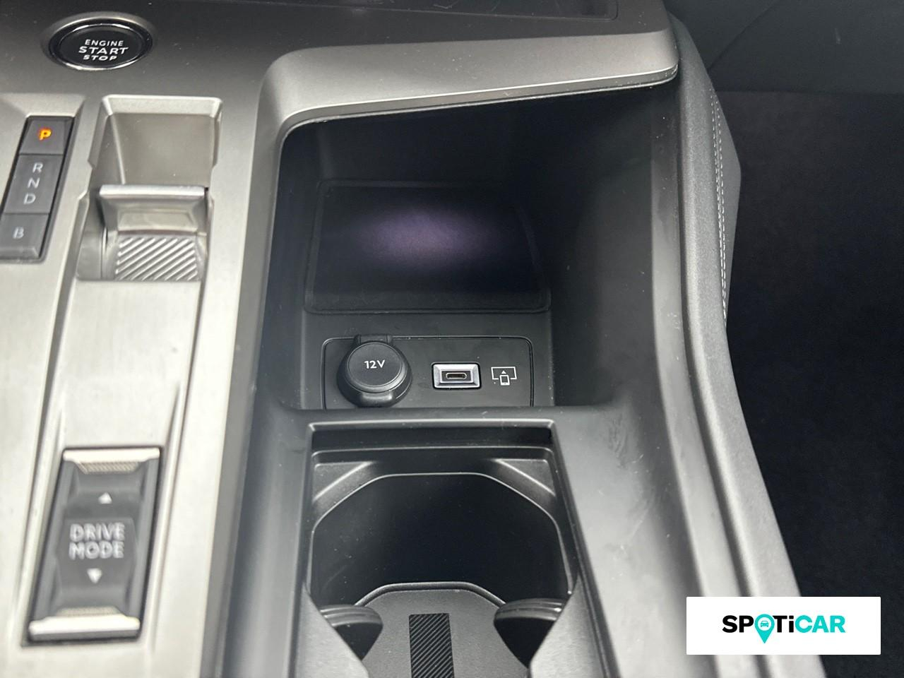 Peugeot 308 phev 180ch allure pack e-eat8 — photo 19