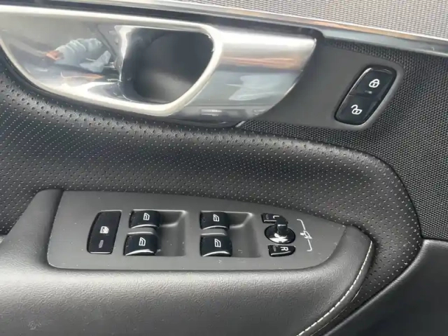 Volvo Xc90 recharge t8 awd 310+145 ch geartronic 8 7pl — photo 2