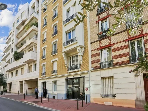 Bureau 185 m²