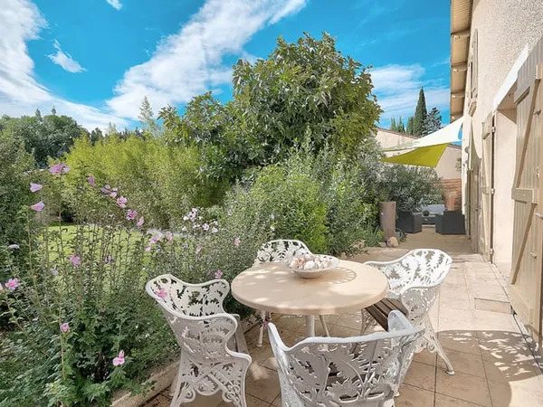 A vendre - Ensemble Immobilier à Gaillac 10 pièce(s) 200 m2 (81600)