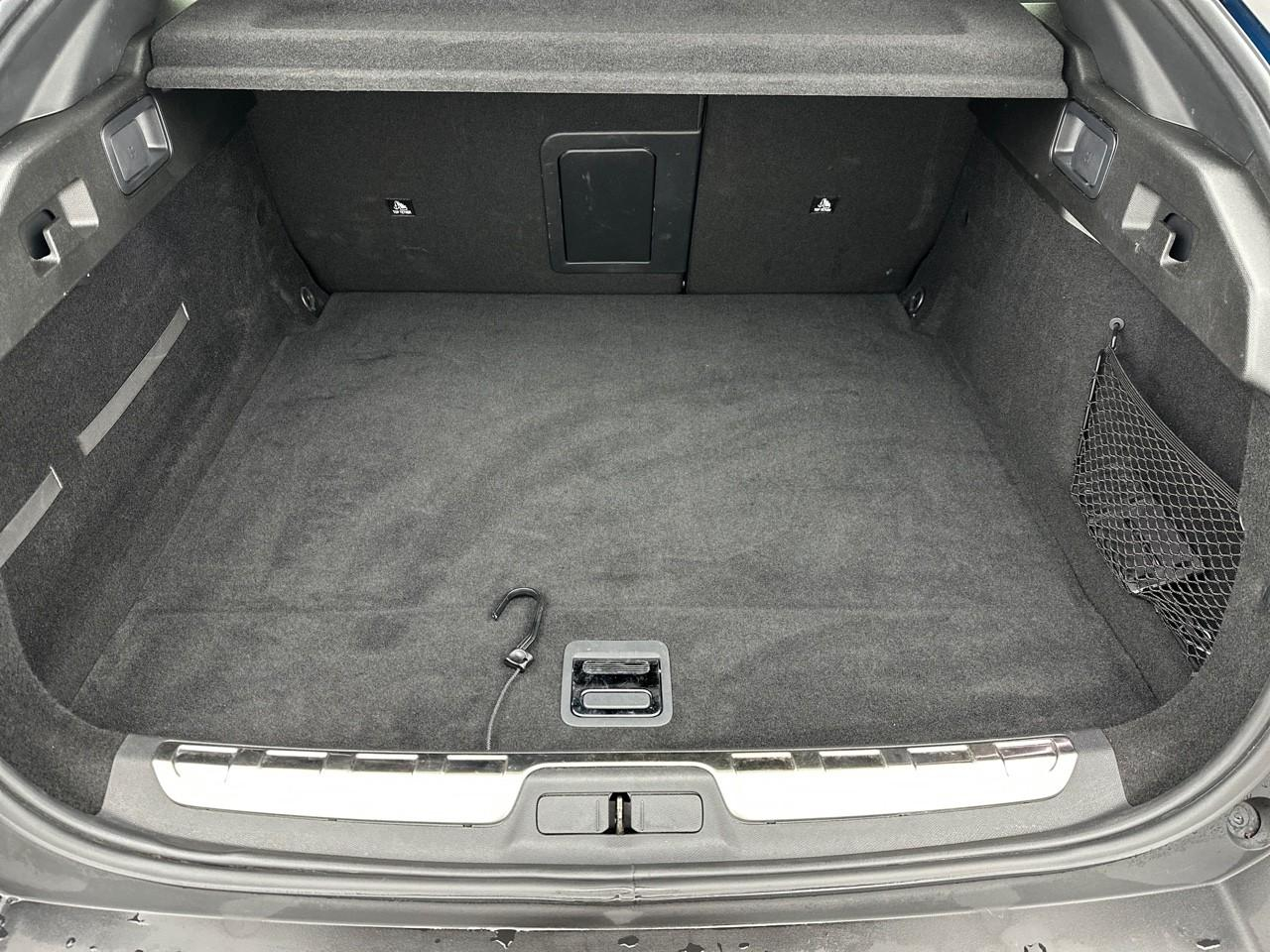 Peugeot 408 phev 180 e-eat8 gt — photo 6