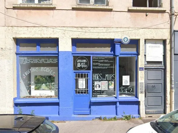 Local commercial 246 m²