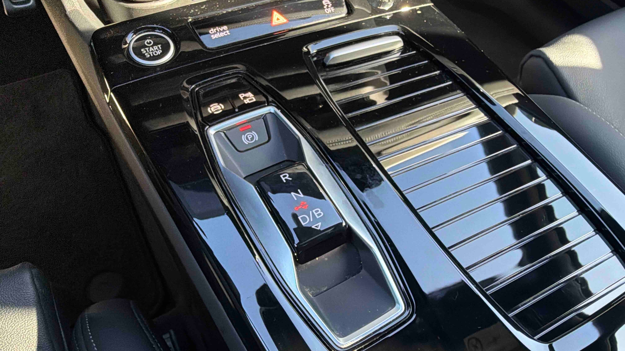 Audi Q6 e-tron 306 ch 100 kWh performance — photo 24