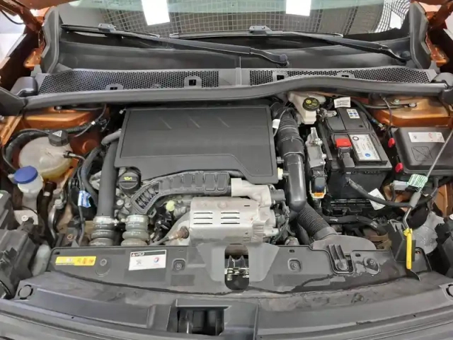 Peugeot 2008 puretech 100 s&amp;s bvm6 — photo 34