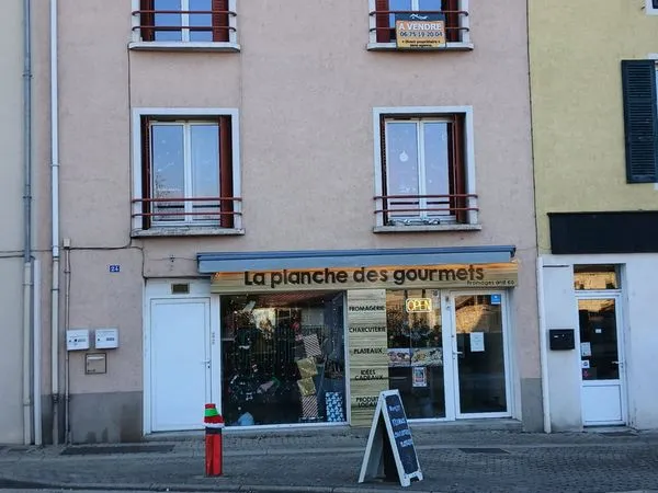 Appartements + Fond de commerce