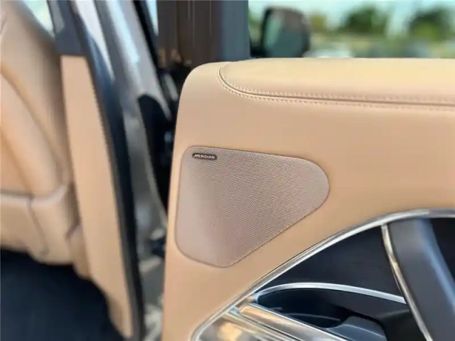 Land Rover Range Rover swb p510e phev awd — photo 40