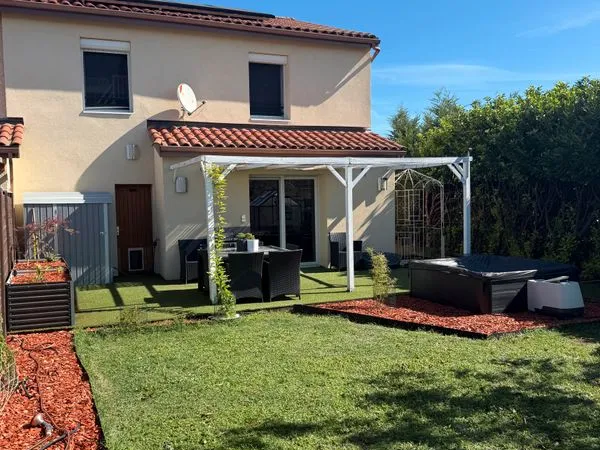 Maison familiale 106 m² - 4 chambres - DPE B - Terrain 330 m² - Moidieu-Détourbe