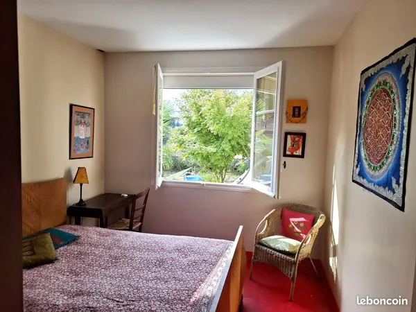 Cohabiter à Vic avec une senior sympathique