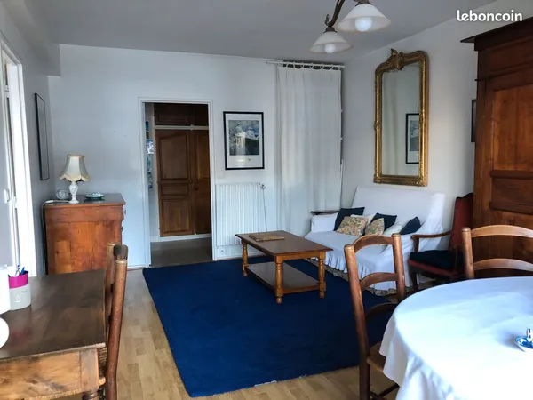 T2 meublé 48 m2, avec balcon et garage, bd des Pyrénées