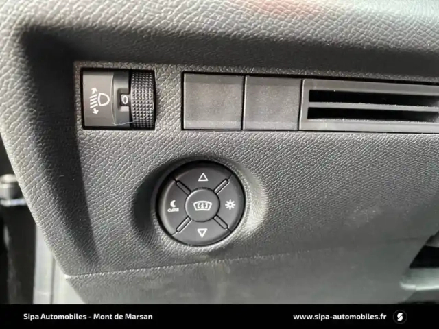 Citroën C4 hybride 136 e-dcs6 — photo 22